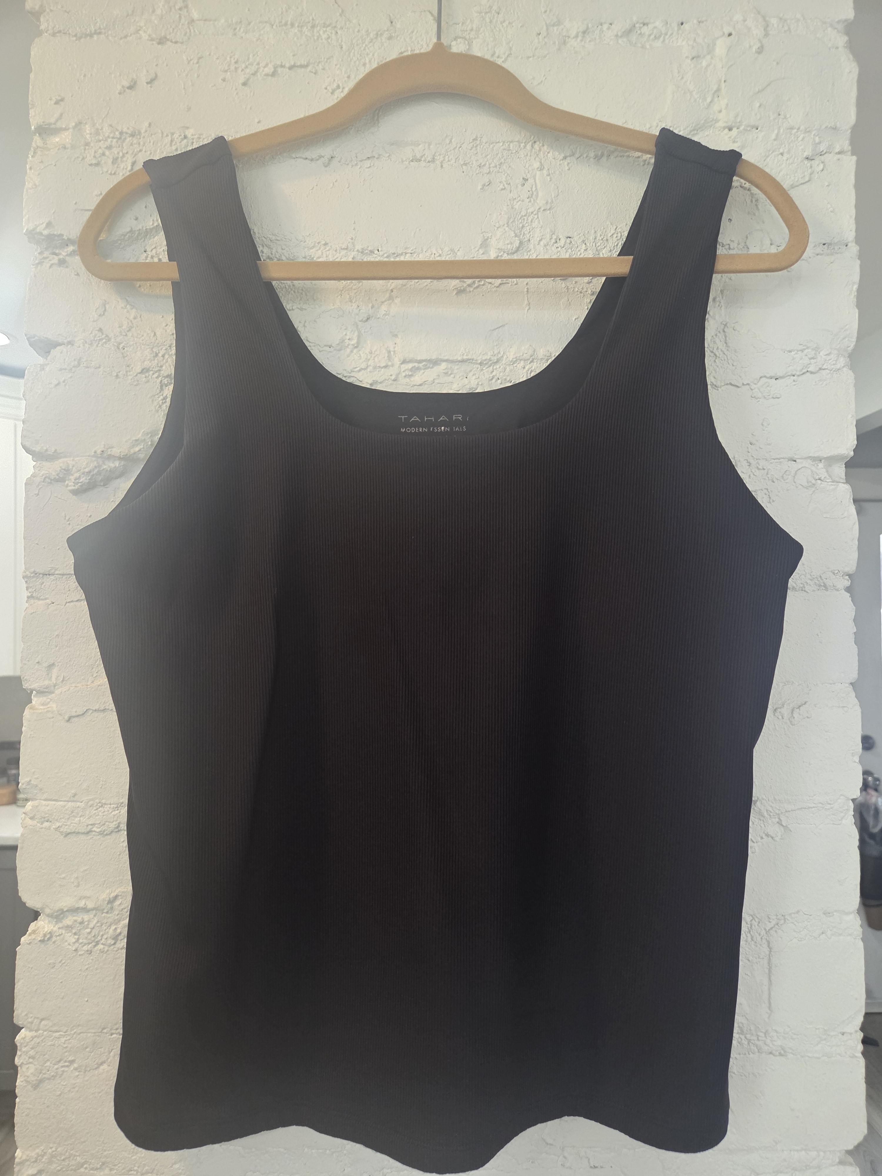 Tahari Modern Essentials Black Ribbed Tank Top Scoop Neck